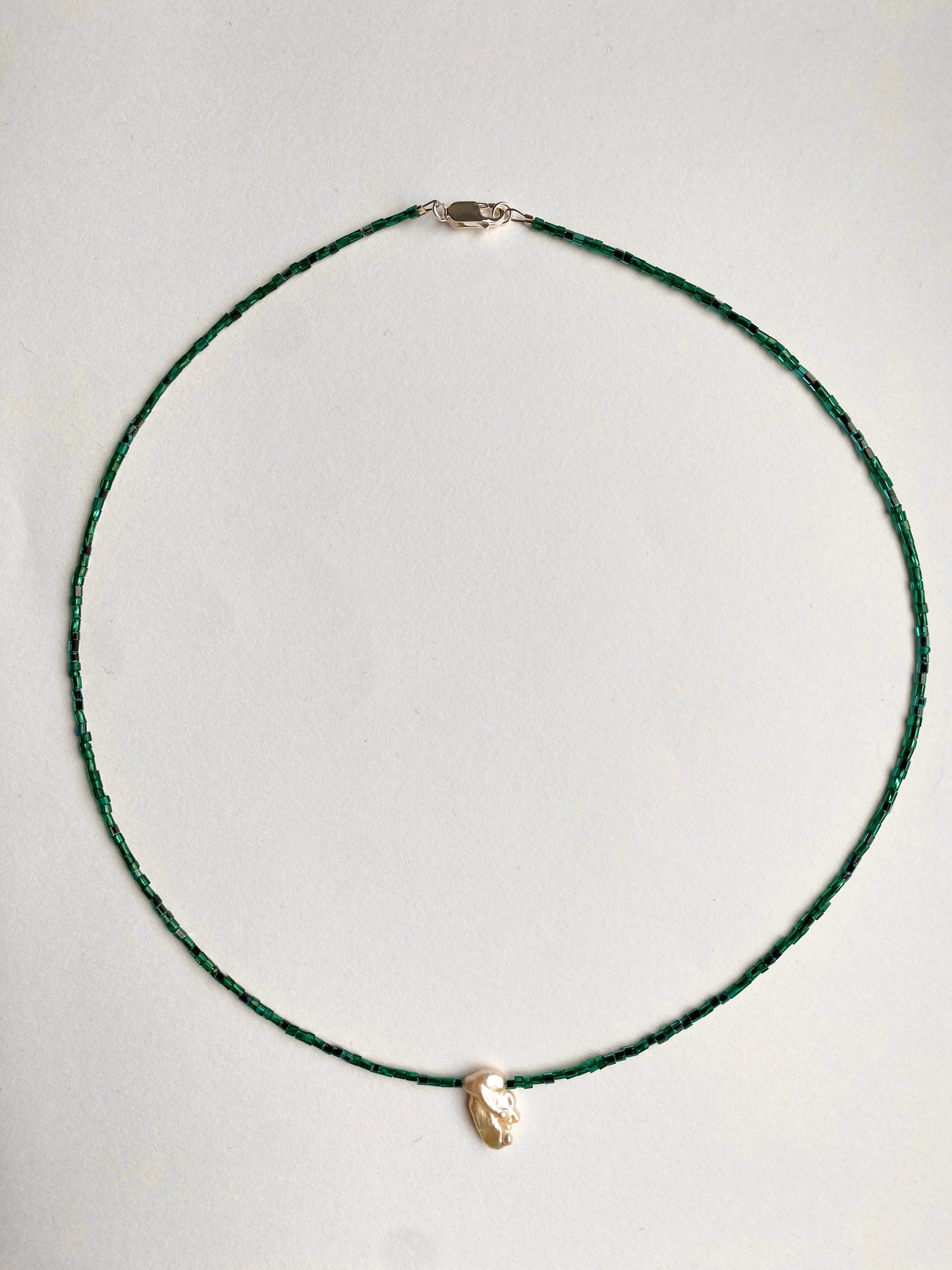 SINGLE PEARL GREEN NECKLACE