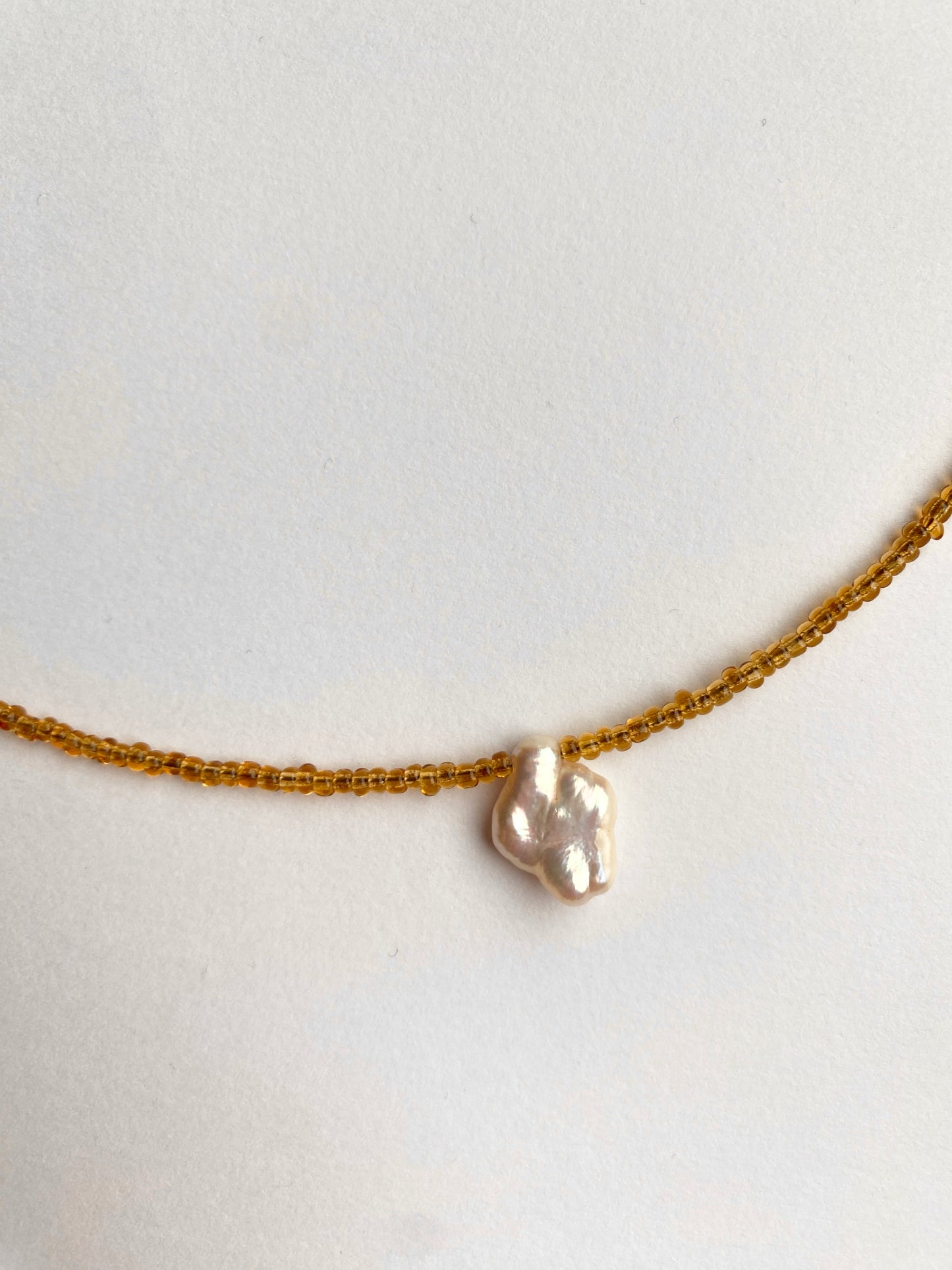 SINGLE PEARL GOLDEN NECKLACE